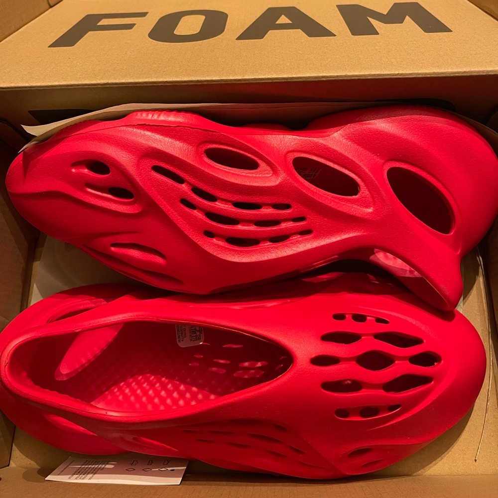 Yeezy foam runner vermillion size 10